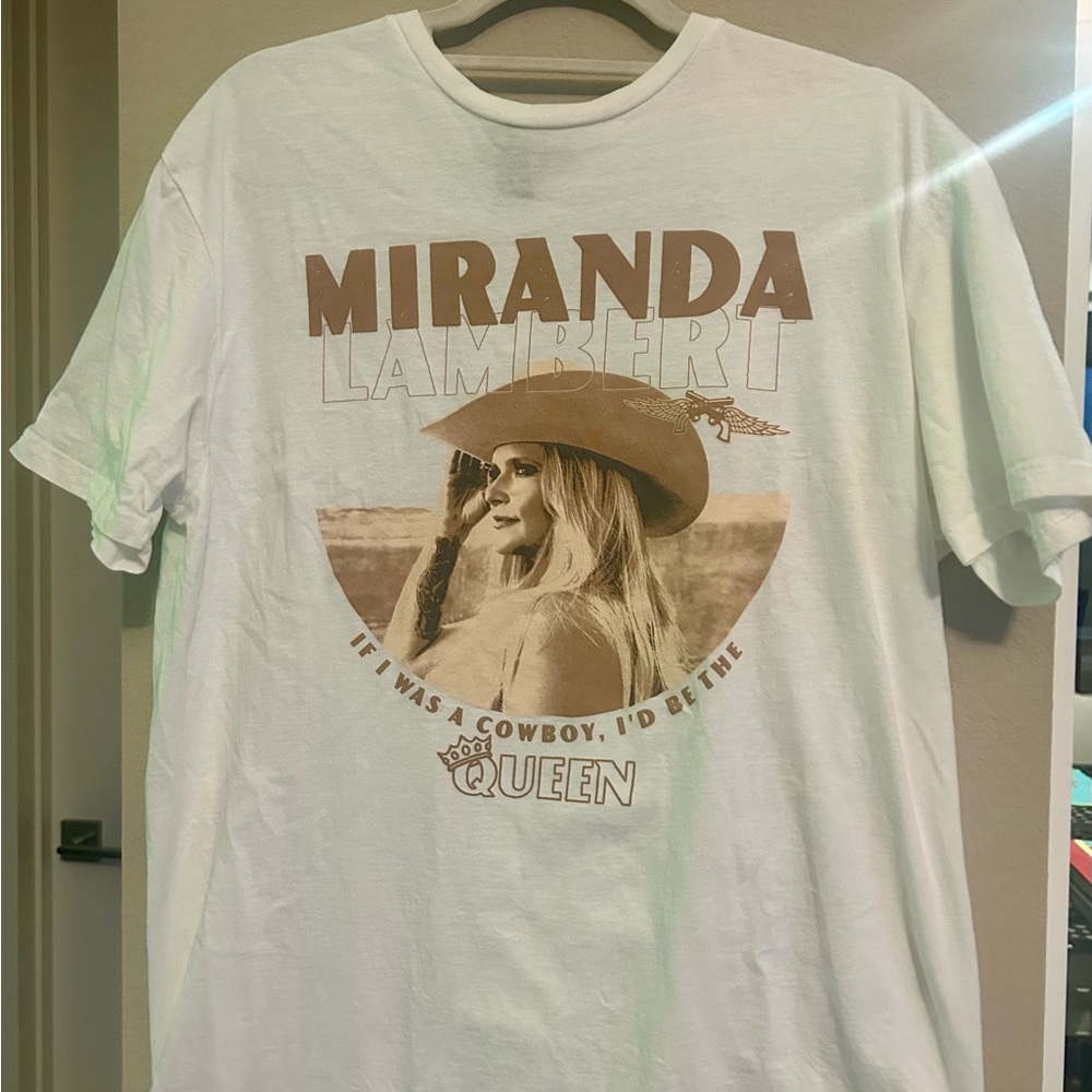 Gildan White Graphic Tee with Brown Print